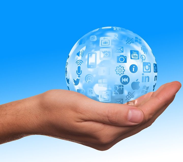 What Makes Online Media Advertisers?